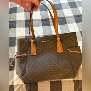 Michal kors purse in very good condition